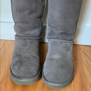 UGG tall boot grey suede size 8